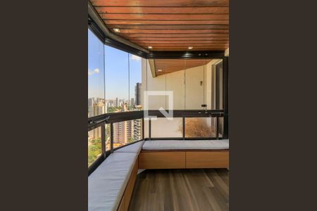 Varanda Sala de apartamento à venda com 4 quartos, 150m² em Campo Belo, São Paulo