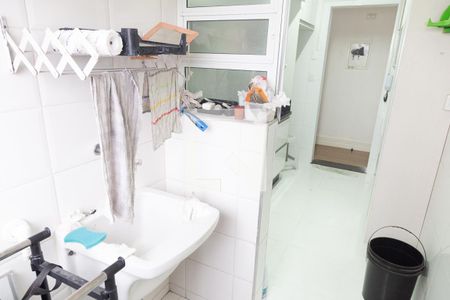 Apartamento à venda com 66m², 3 quartos e 1 vagaÁrea de Serviço