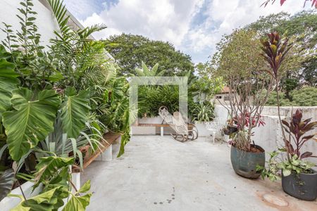 Casa para alugar com 280m², 4 quartos e 1 vaga Casa para alugar com 280m², 4 quartos e 1 vagaTerraço