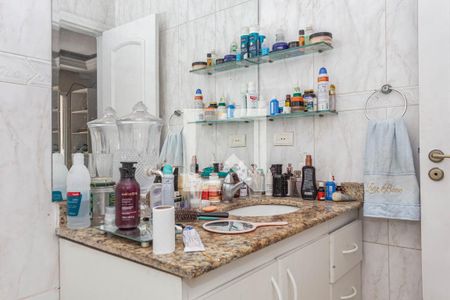 Casa para alugar com 280m², 4 quartos e 1 vaga Casa para alugar com 280m², 4 quartos e 1 vagaBanheiro