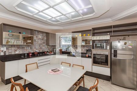 Casa para alugar com 280m², 4 quartos e 1 vaga Casa para alugar com 280m², 4 quartos e 1 vagaCozinha