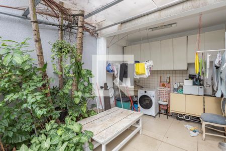 Casa para alugar com 280m², 4 quartos e 1 vaga Casa para alugar com 280m², 4 quartos e 1 vagaArea de Serviços