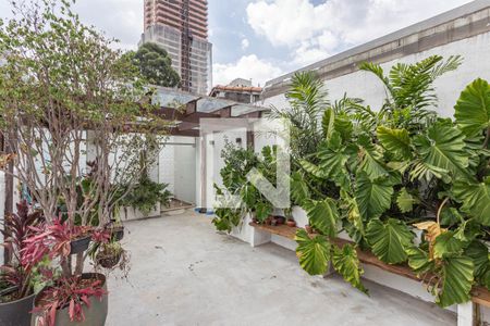 Casa para alugar com 280m², 4 quartos e 1 vaga Casa para alugar com 280m², 4 quartos e 1 vagaTerraço