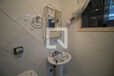 Casa à venda com 341m², 3 quartos e 5 vagasBanheiro 4