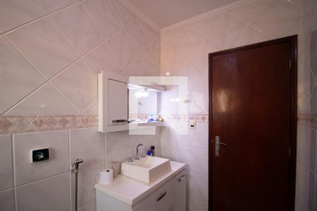 Casa à venda com 341m², 3 quartos e 5 vagasBanheiro do Quarto 1 