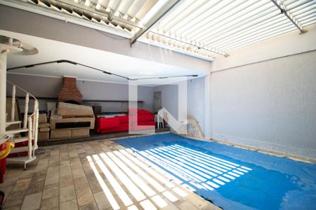 Casa à venda com 341m², 3 quartos e 5 vagasChurrasqueira com piscina