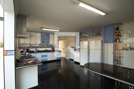 Casa à venda com 341m², 3 quartos e 5 vagasCozinha - Armários