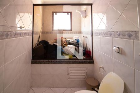 Casa à venda com 341m², 3 quartos e 5 vagasBanheiro do Quarto 2