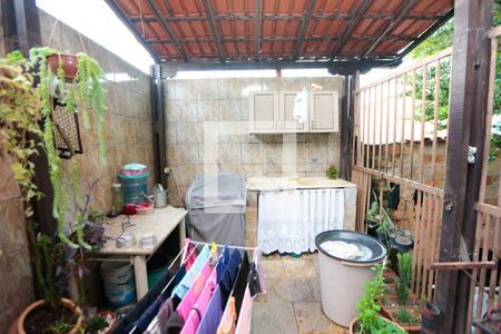 Casa à venda com 118m², 4 quartos e 4 vagasÁrea de Serviço