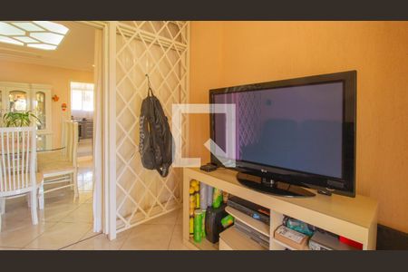 Sala de TV de casa à venda com 4 quartos, 440m² em Vila Moraes, Jundiaí