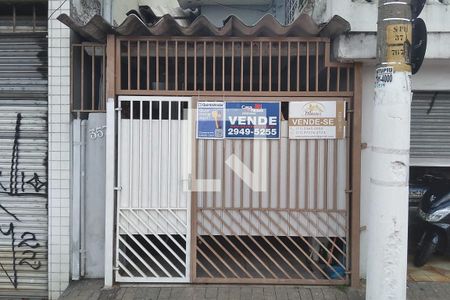 Casa à venda com 78m², 2 quartos e 2 vagasFachada 