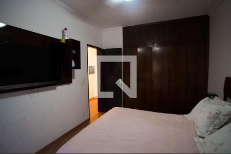 Casa à venda com 960m², 4 quartos e 4 vagas Casa à venda com 960m², 4 quartos e 4 vagasQuarto