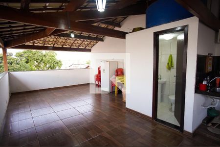 Casa à venda com 960m², 4 quartos e 4 vagas Casa à venda com 960m², 4 quartos e 4 vagasÁrea comum