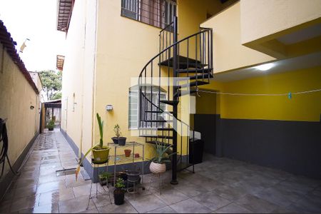 Casa à venda com 960m², 4 quartos e 4 vagas Casa à venda com 960m², 4 quartos e 4 vagasÁrea comum