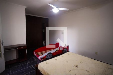 Casa à venda com 960m², 4 quartos e 4 vagas Casa à venda com 960m², 4 quartos e 4 vagasQuarto