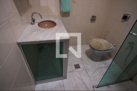 Casa à venda com 960m², 4 quartos e 4 vagas Casa à venda com 960m², 4 quartos e 4 vagasBanheiro Quarto