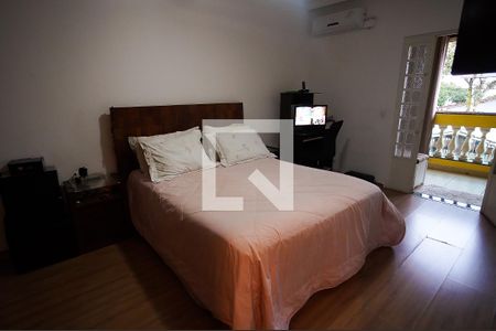 Casa à venda com 960m², 4 quartos e 4 vagas Casa à venda com 960m², 4 quartos e 4 vagasQuarto