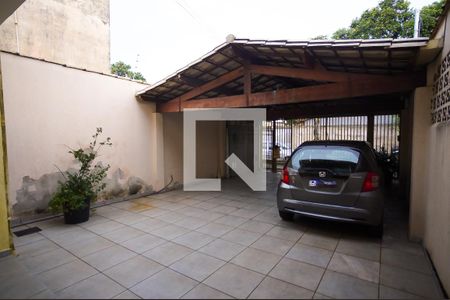 Casa à venda com 960m², 4 quartos e 4 vagas Casa à venda com 960m², 4 quartos e 4 vagasÁrea comum