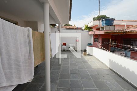 Casa à venda com 300m², 3 quartos e 4 vagasQuintal - Edícula
