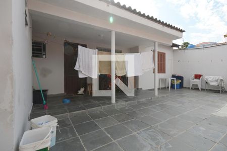 Casa à venda com 300m², 3 quartos e 4 vagasQuintal - Edícula