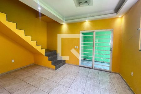 Sala de casa para alugar com 2 quartos, 101m² em Vila Sarapui, Duque de Caxias