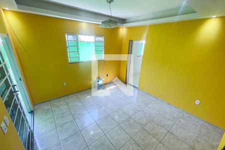 Sala de casa para alugar com 2 quartos, 101m² em Vila Sarapui, Duque de Caxias