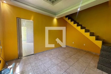 Sala de casa para alugar com 2 quartos, 101m² em Vila Sarapui, Duque de Caxias