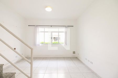 Sala de casa de condomínio para alugar com 3 quartos, 100m² em Vila Esperança, São Paulo