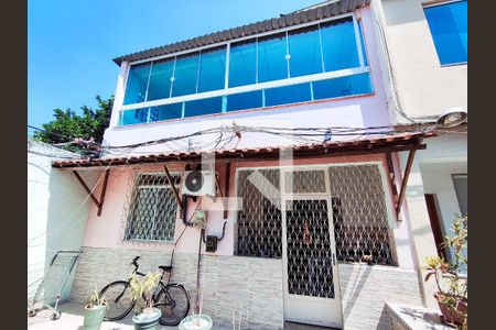 Casa de condomínio à venda com 105m², 2 quartos e sem vaga Casa de condomínio à venda com 105m², 2 quartos e sem vagaFachada