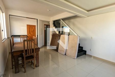 Sala de casa à venda com 3 quartos, 120m² em Guarujá Mansões, Betim