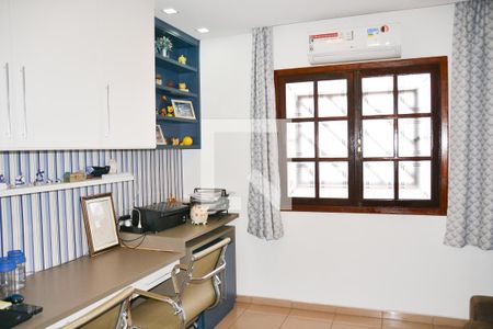 Casa à venda com 194m², 3 quartos e 3 vagas Casa à venda com 194m², 3 quartos e 3 vagasQuarto