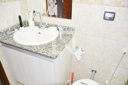 Casa à venda com 194m², 3 quartos e 3 vagas Casa à venda com 194m², 3 quartos e 3 vagasBanheiro