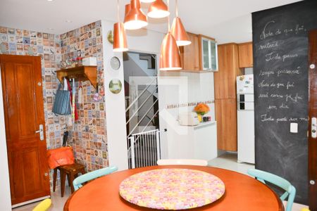 Casa à venda com 194m², 3 quartos e 3 vagas Casa à venda com 194m², 3 quartos e 3 vagasCozinha