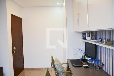 Casa à venda com 194m², 3 quartos e 3 vagas Casa à venda com 194m², 3 quartos e 3 vagasQuarto
