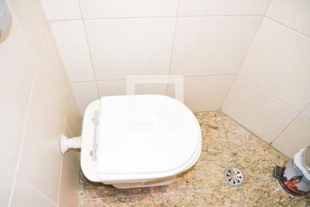 Casa à venda com 194m², 3 quartos e 3 vagas Casa à venda com 194m², 3 quartos e 3 vagasBanheiro 2