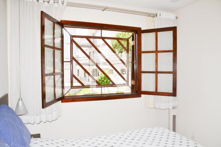 Casa à venda com 194m², 3 quartos e 3 vagas Casa à venda com 194m², 3 quartos e 3 vagasQuarto