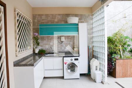 Casa à venda com 194m², 3 quartos e 3 vagas Casa à venda com 194m², 3 quartos e 3 vagasLavandeira