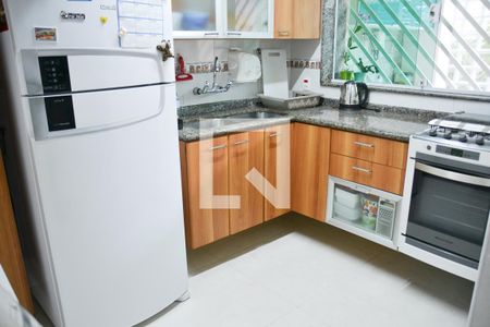 Casa à venda com 194m², 3 quartos e 3 vagas Casa à venda com 194m², 3 quartos e 3 vagasCozinha