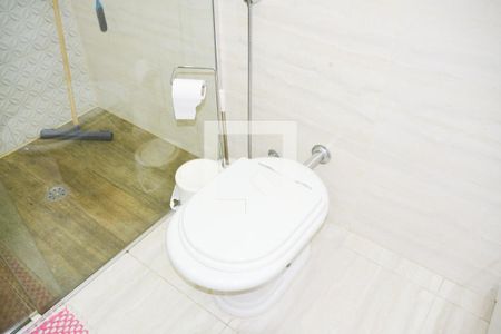 Casa à venda com 194m², 3 quartos e 3 vagas Casa à venda com 194m², 3 quartos e 3 vagasBanheiro