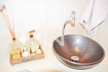 Casa à venda com 194m², 3 quartos e 3 vagas Casa à venda com 194m², 3 quartos e 3 vagasBanheiro 2