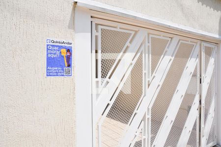 Casa à venda com 194m², 3 quartos e 3 vagas Casa à venda com 194m², 3 quartos e 3 vagasFachada