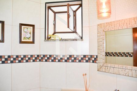 Casa à venda com 194m², 3 quartos e 3 vagas Casa à venda com 194m², 3 quartos e 3 vagasBanheiro 2