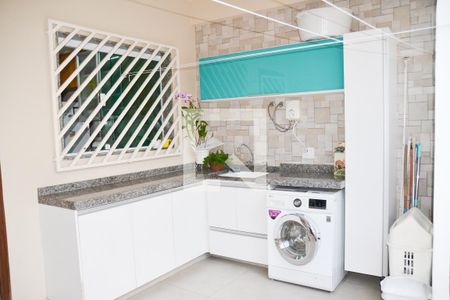 Casa à venda com 194m², 3 quartos e 3 vagas Casa à venda com 194m², 3 quartos e 3 vagasLavandeira