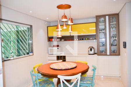 Casa à venda com 194m², 3 quartos e 3 vagas Casa à venda com 194m², 3 quartos e 3 vagasCozinha