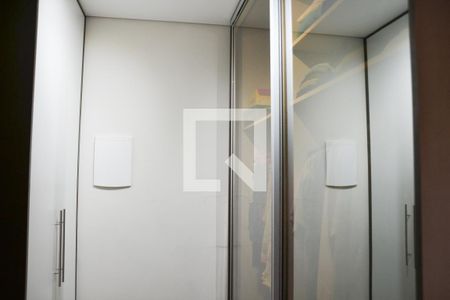 Casa à venda com 194m², 3 quartos e 3 vagas Casa à venda com 194m², 3 quartos e 3 vagasQuarto