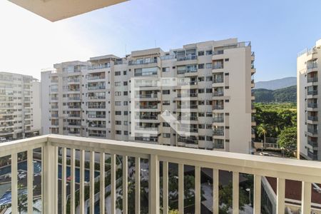 Apartamento à venda com 90m², 3 quartos e 2 vagasSuíte - Sacada