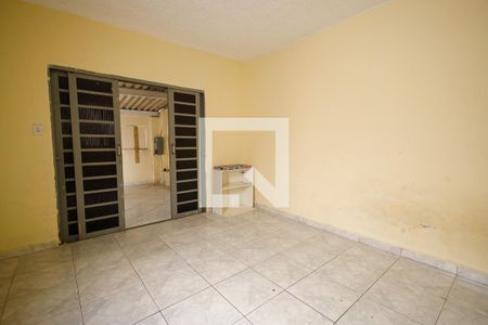 Sala de casa para alugar com 2 quartos, 80m² em Parque São Luís, Taubaté