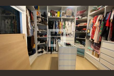 Apartamento para alugar com 220m², 3 quartos e 2 vagasQuarto Suíte