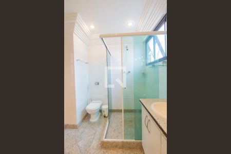 Apartamento para alugar com 460m², 5 quartos e 4 vagas Apartamento para alugar com 460m², 5 quartos e 4 vagasBanheiro da Suíte 4