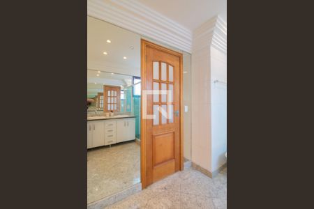 Apartamento para alugar com 460m², 5 quartos e 4 vagas Apartamento para alugar com 460m², 5 quartos e 4 vagasBanheiro da Suíte 4